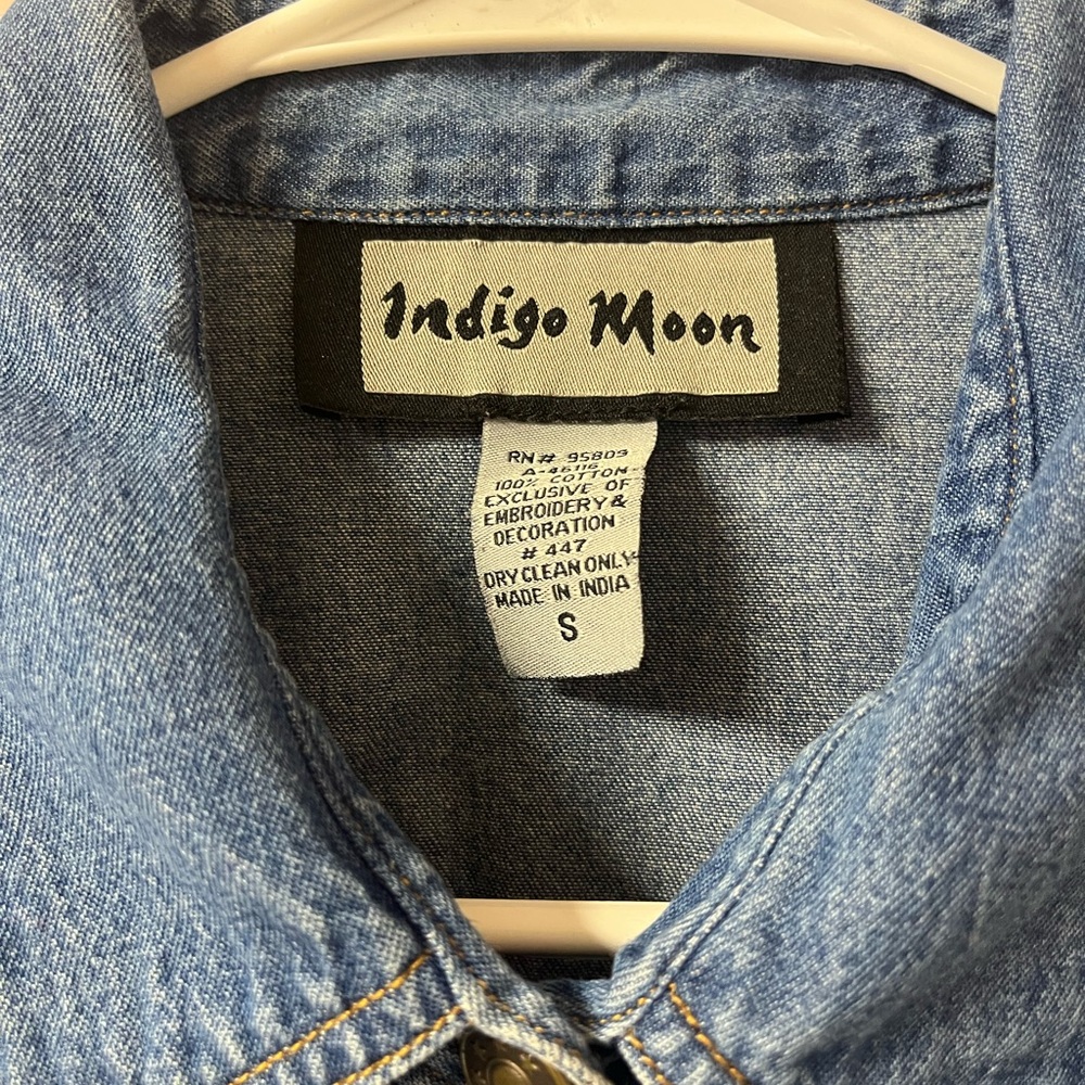 Ladies Embroidered Denim Shirt - Blue - Picture 7 of 8